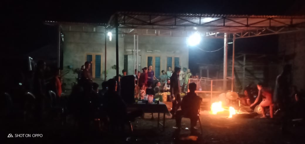 Asek!!, Malam Tahun Baru Kades Satu Ini Ajak Warganya Bakar-bakar