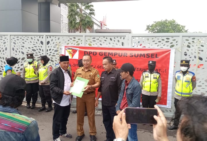 Gempur Sumsel Desak Evaluasi 3 Pejabat Pemprov, Dugaan Korupsi Membayangi!