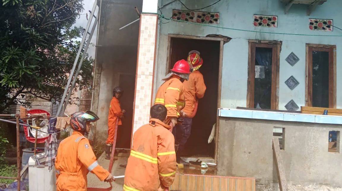 Tim Damkar Temukan 40 Tabung Gas di Lokasi Kebakaran di Sekayu, Api Berhasil Dipadamkan Tanpa Korban Jiwa