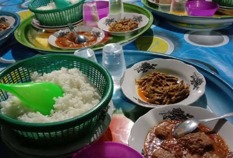 Klik Lidah Sebelum Makan! Tradisi Unik di Jambi yang Penuh Mitos