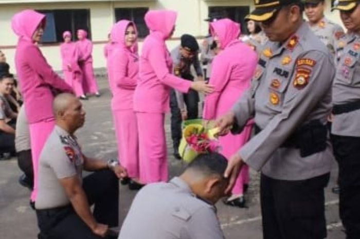 Personel Polres Empat Lawang Diganjar Kenaikan Pangkat