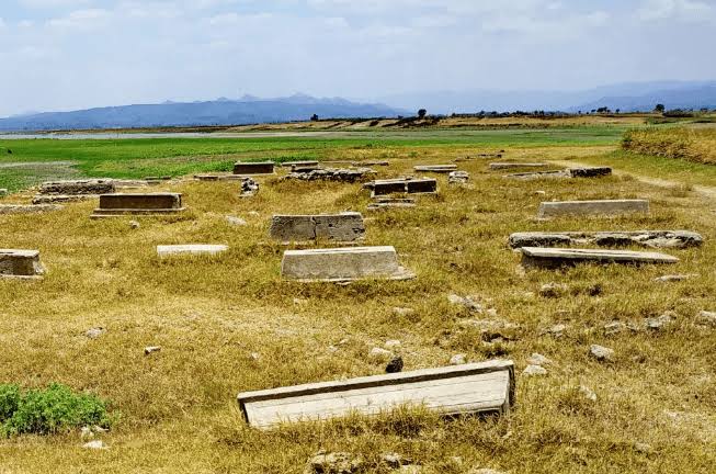 Banyak yang Nggak Tahu, Ini Misteri Lima Makam Tua Terungkap di Situs Gunung Padang! Benarkah?