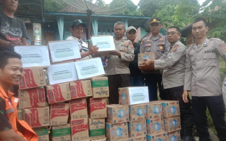 Saka Bhayangkara Polres Empat Lawang Peduli Banjir Lahat