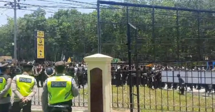 Soal Kasus Pembacokan Sopir Truk, Ribuan Pendekar PSHT Datangi Polres OKU Timur