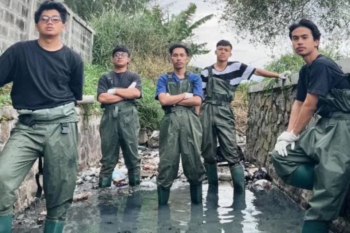 Kelompok Ini Viral di Medsos, Bersihkan Pantai Terkotor yang Dipenuhi Sampah