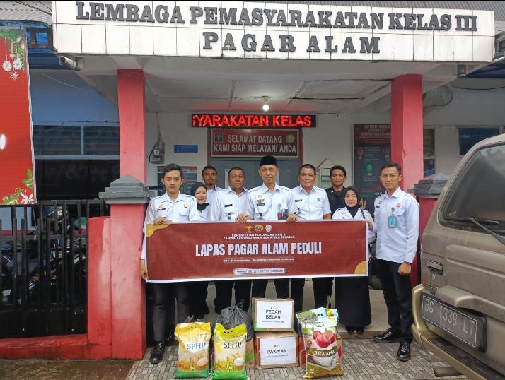 Lapas Kelas III Pagar Alam Berikan Bantuan ke Korban Kebakaran