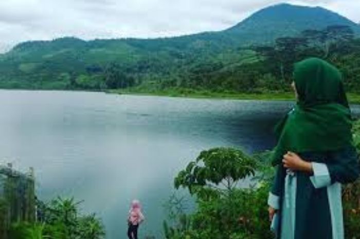 Seram Banget, Ternyata Ini Misteri Dibalik Keindahan Danau Deduhuk Muara Enim