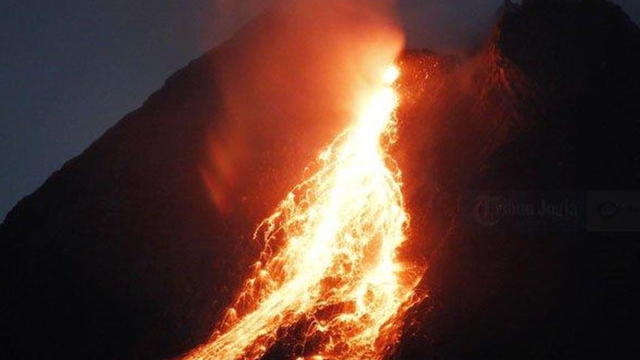 Gunung Merapi: Mitos dan Legenda di Tanah Jawa