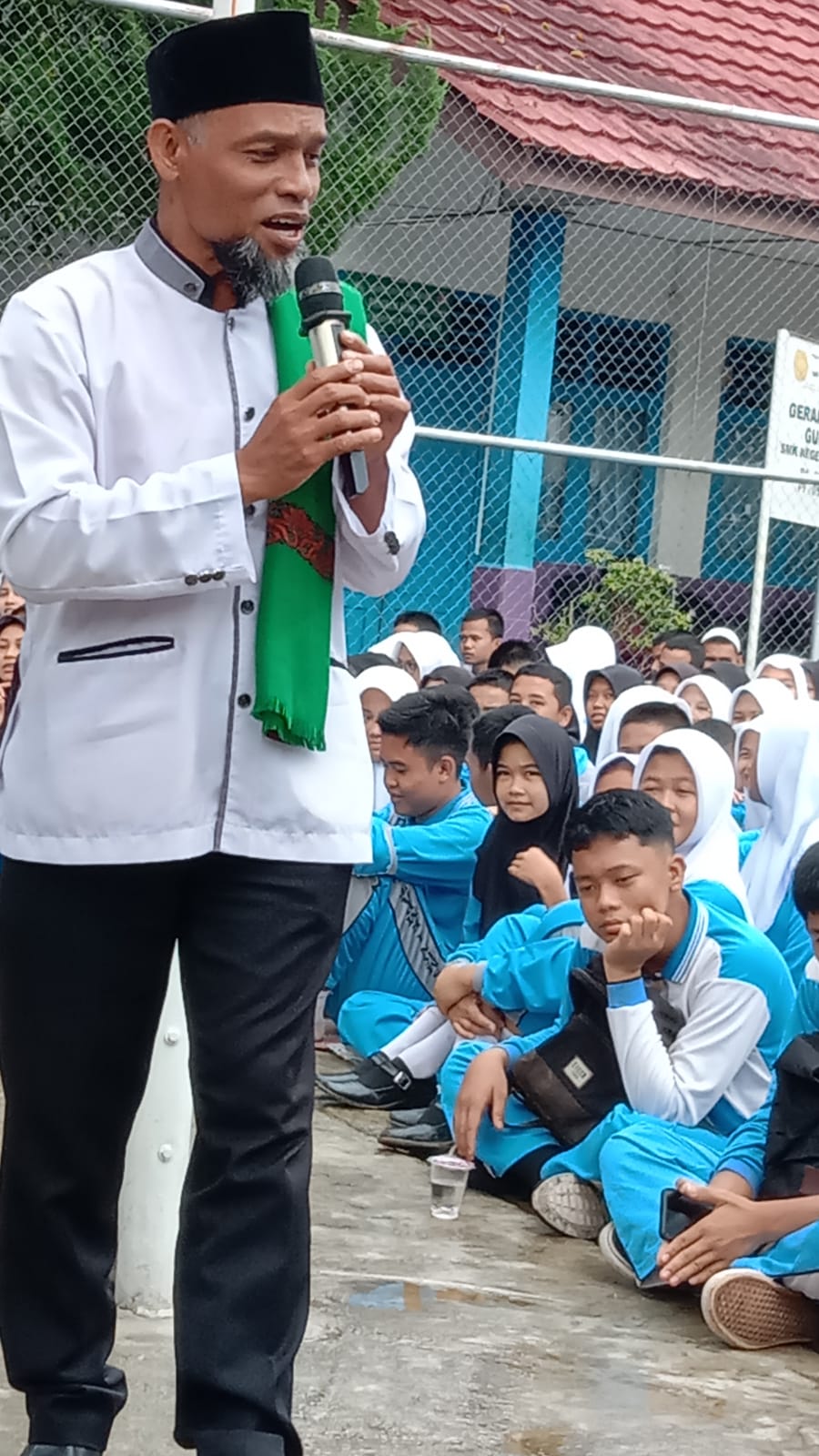 Siswa SMKN 1 Empat Lawang Antusias Dengarkan Ceramah