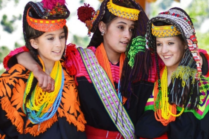 Tradisi Unik dan Nyeleneh Pemuda Suku Kalash Pakistan: Berhubungan dengan Gadis Hingga Wanita Bersuami