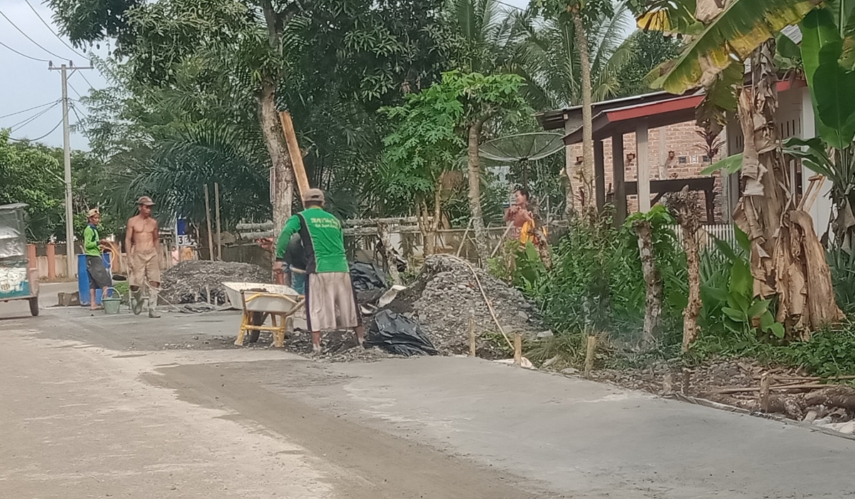 Masyarkat dan Pemdes Ucapkan Terimakasih Pembangunan Berem Jalan Desa Pajar Bakti Terealisasi