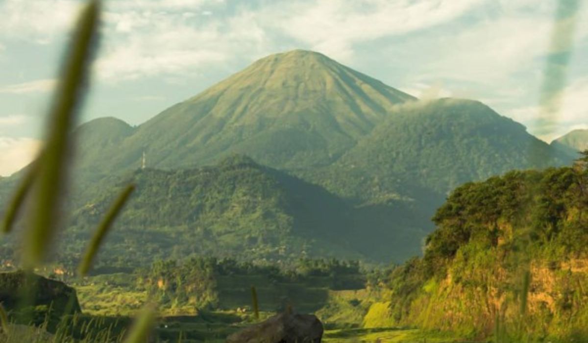 10 Fakta Gunung Penanggungan, Gunung Suci Jelmaan Gunung Mahameru