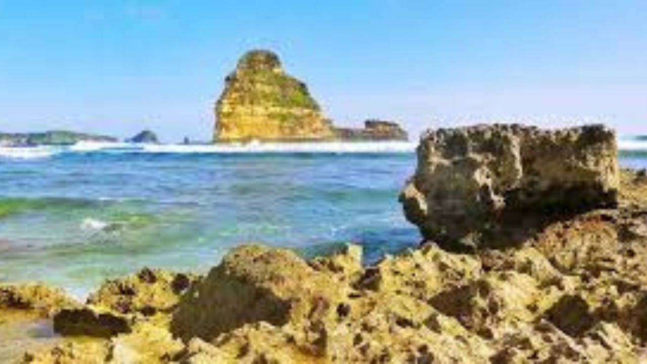 Pantai Gerupuk: Surga Peselancar dan Keindahan Alam Lombok