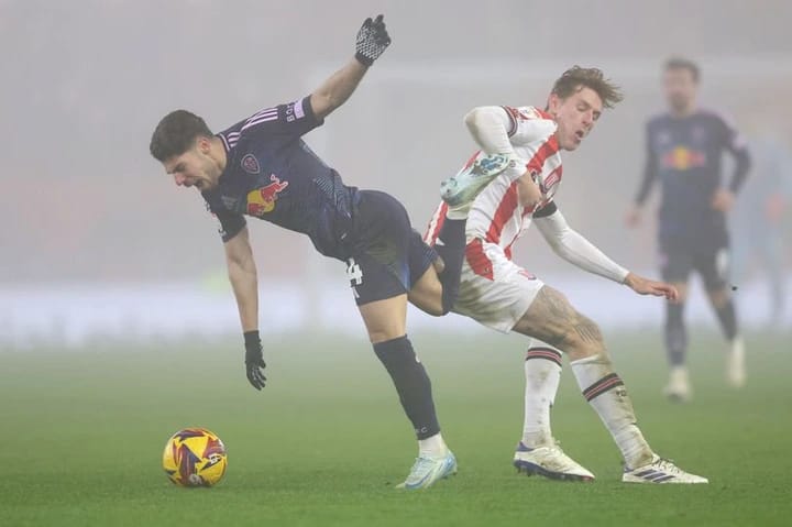 Leeds United Bantai Stoke City, Piroe Cetak Dua Gol dan Fans Tinggalkan Stadion Lebih Awal!