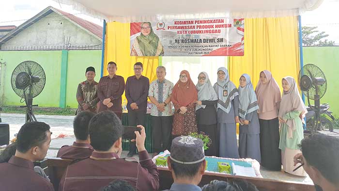 Hj Rosmala Dewi Gandeng Ratusan Guru Bedah Perda Pendidikan di Lubuk Linggau