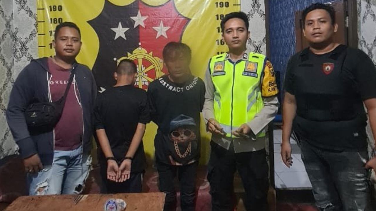 Dua Terduga Spesialis Bobol Kotak Amal Ditangkap di Desa Rantau Tenang