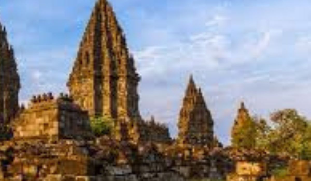 Candi Prambanan: Keajaiban Arsitektur Hindu di Tanah Jawa