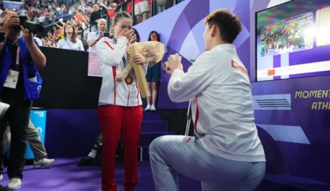 Sweet Banget! Habis Menang Emas di Olimpiade Paris, Liu Yuchen Langsung Lamar Huang Yaqiong