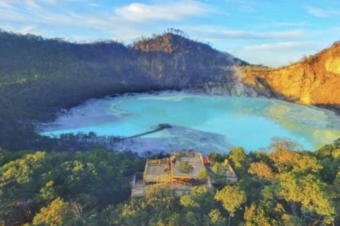 5 Fakta Pesona Kawah dan Danau di Indonesia, Keajaiban Alam yang Menakjubkan