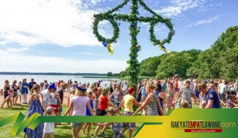 UNIK! Perayaan Midsummer di Swedia Ini Bikin Lo Tercengang