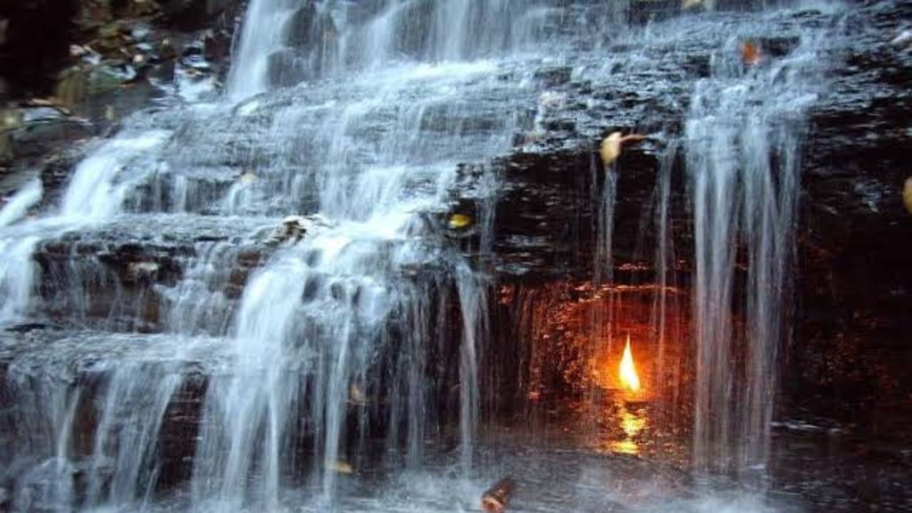 Misteri Eternal Flame Falls: Nyala Api Abadi di Air Terjun