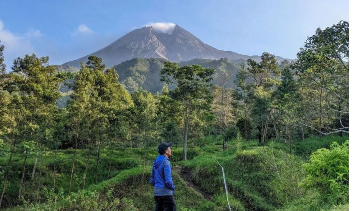 5 Spot Terbaik Melihat Gunung Merapi, Pemandangannya Epik!