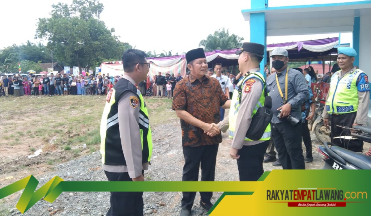 Pengamanan Kunjungan Mantan Gubernur Sumsel H. Herman Deri di Desa Wanaraya, Kikim Barat Kabupaten Lahat