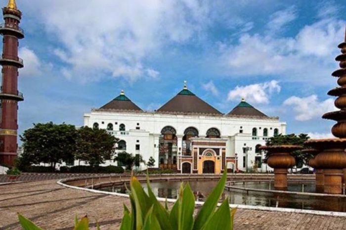 Masjid Ini Dibangun Ditanah Kesultanan, Memiliki Sejarah yang Panjang dan Beragam