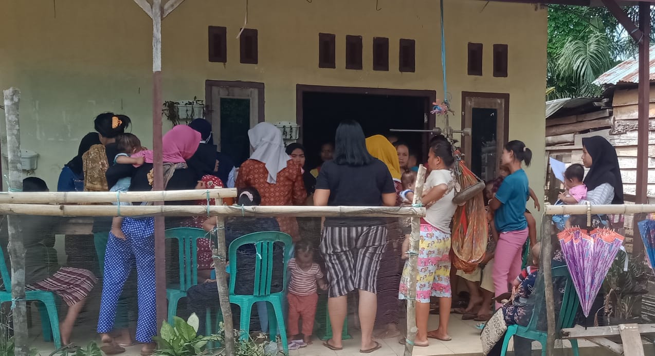 Ramai Ibu-ibu Datangi Posyandu di Desa Tanjungkupang, Yuk Intip Manfaat Mengikuti Kegiatan Posyandu!!