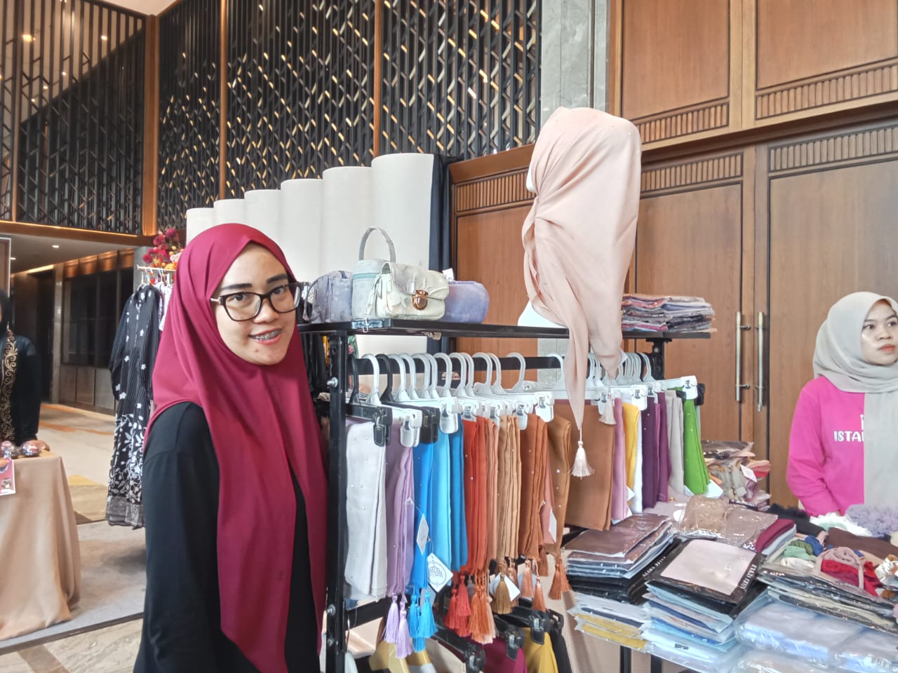 Ikut Kebutuhan Konsumen, QRIS BRI Permudah Transaksi di Istana Hijab Palembang