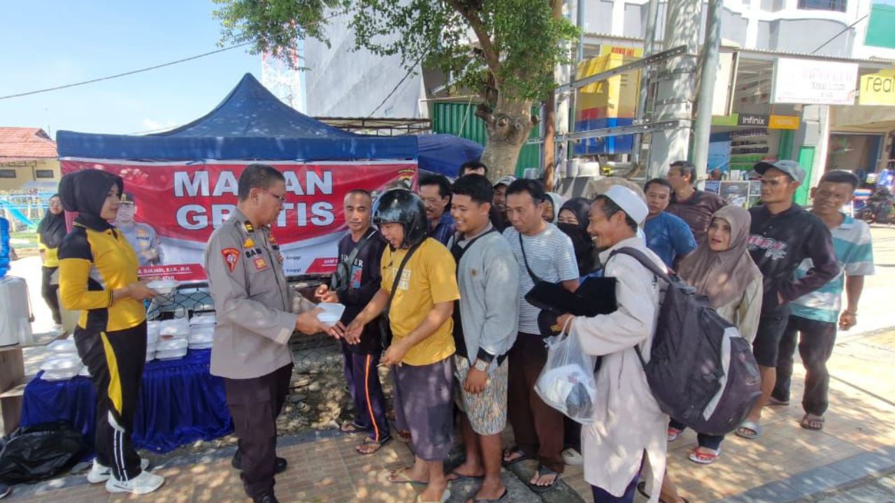 Polres Empat Lawang Gelar Makan Gratis sebagai Bagian dari Cooling System Omp Musi 2024