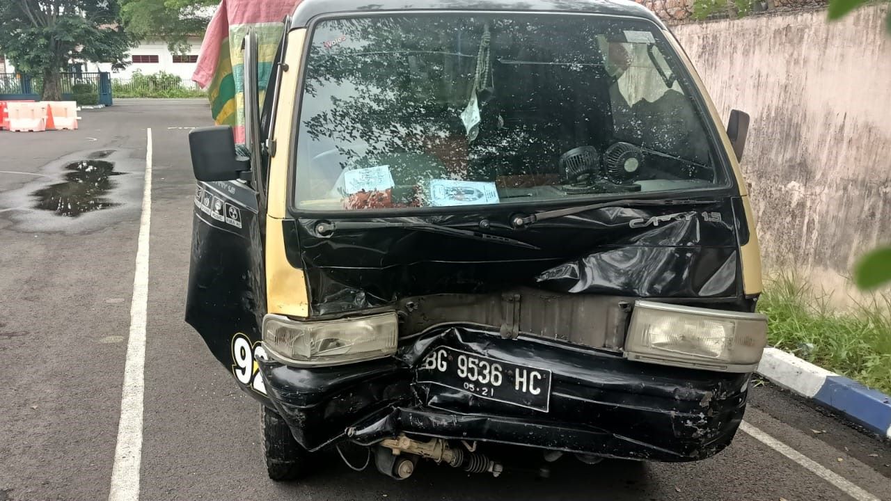 Kronologis Kecelakaan Mobil Pengunjung D’Best dengan Mobil Sayur di Jalinsum Lubuk Linggau