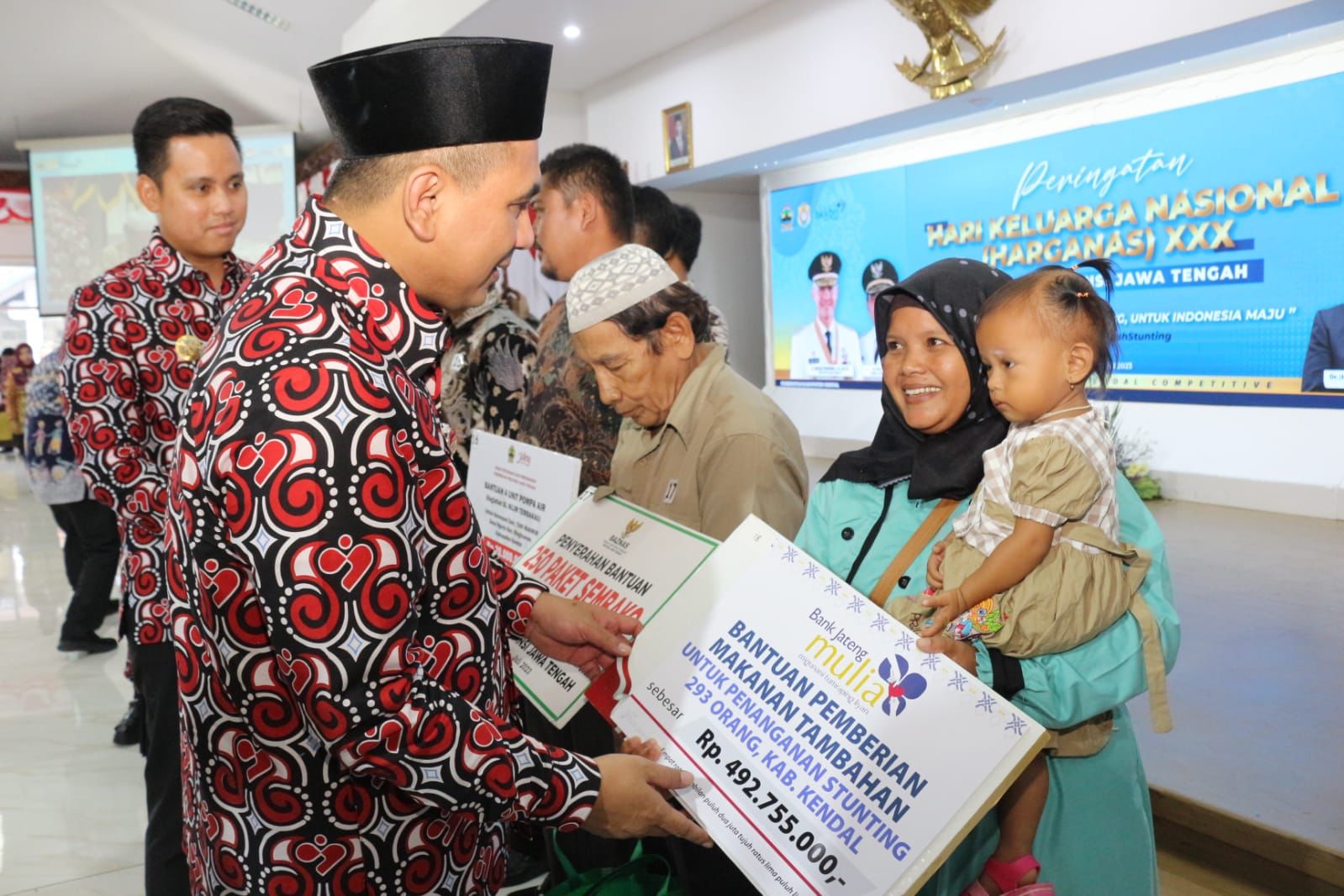 Hadiri Peringatan Harganas di Jawa Tengah, Hasto Wardoyo Sampaikan Pentingnya Membangun Keluarga