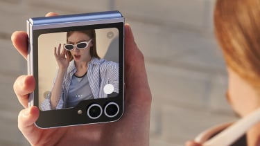 2025 Bakal Ada Samsung Galaxy Z Flip Versi Murah, Seperti Apa?