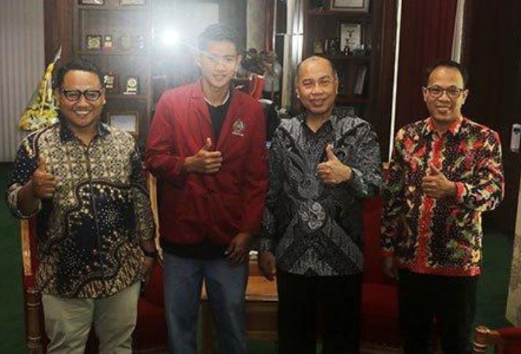 Pemain Timnas Malik Risaldi Resmi Jadi Mahasiswa UM Surabaya, Ambil Jurusan Manajemen dengan Beasiswa Atlet