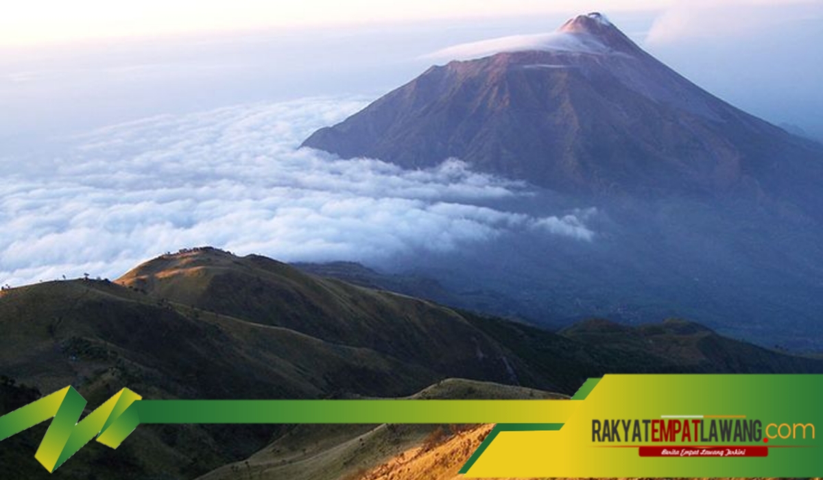 7 Gunung Paling Angker di Pulau Jawa, Siapkan Mental Sebelum Mendaki!