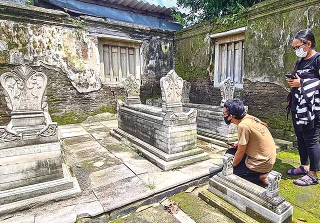 Menggemparkan Dunia! Ini Penemuan Makam Kuno, Misteri Lima Makam Tua Terungkap di Situs Gunung Padang 