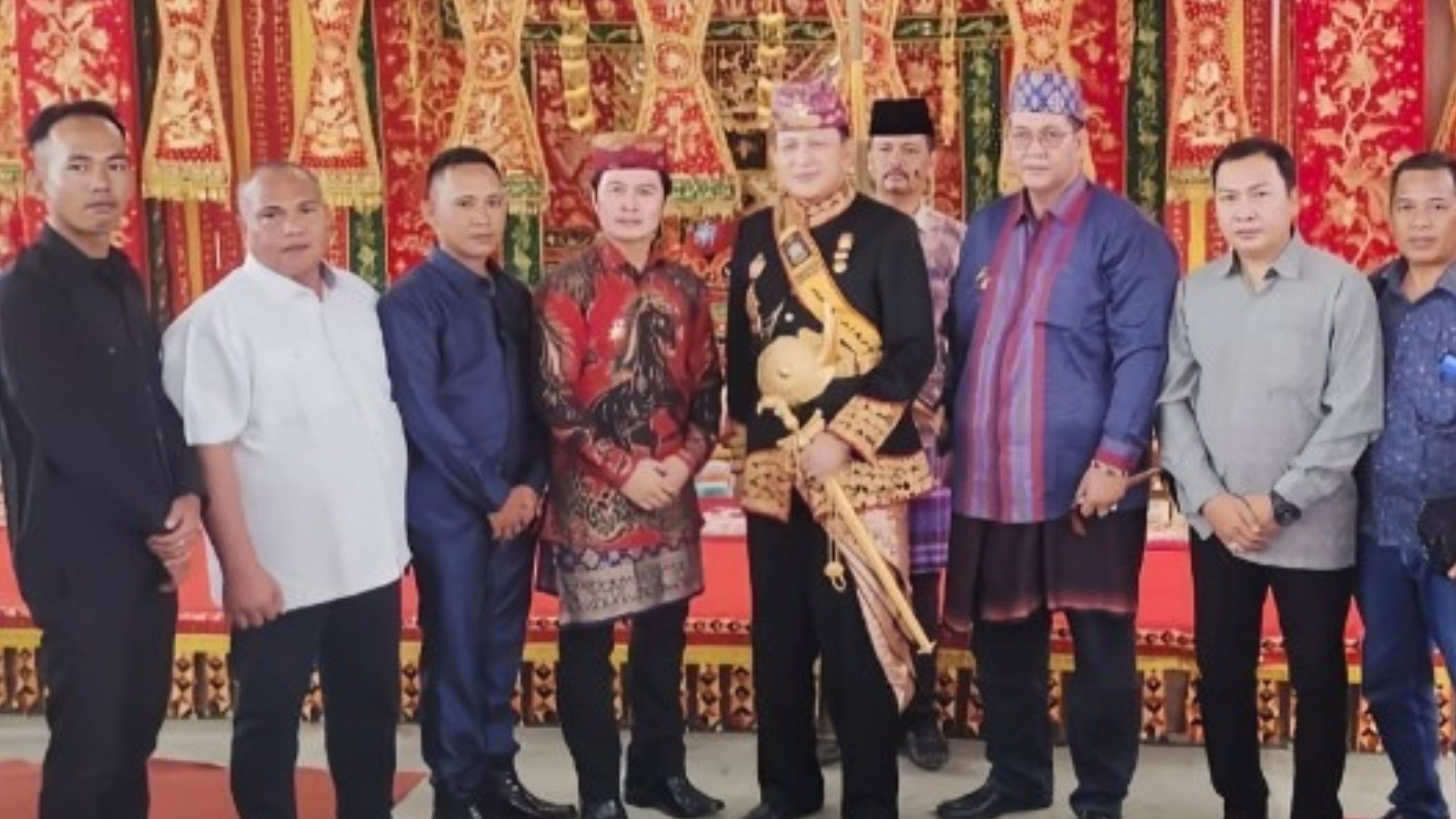 Mantan Wakil Bupati Empat Lawang Dinobatkan Sebagai Bangsawan Oleh Kerajaan Adat Lampung