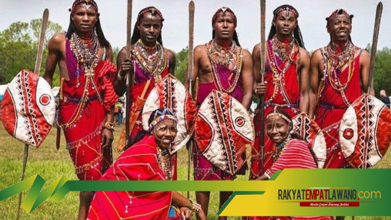 Aneh! Meludah Sebagai Simbol Penghormatan dalam Budaya Maasai Kenya