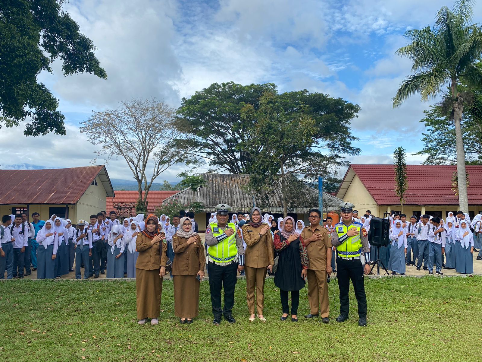 Beri Edukasi Kepada Pelajar Melalui Police Goes to School