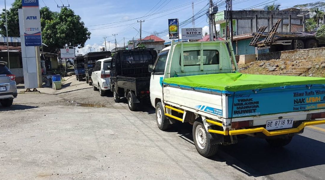 Antrian Mengular Di SPBU, Pertamina Angkat Bicara Pastikan Pasokan BBM Normal