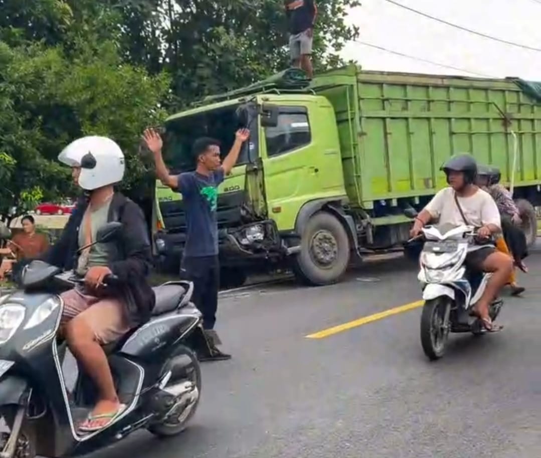 Tragis! Truk Fuso Hantam Dua Motor di Jalinteng Sekayu-Betung, Warga Panik