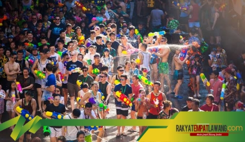 Songkran: Festival Air di Thailand yang Bikin Lo Basah Kuyup dan Bahagia