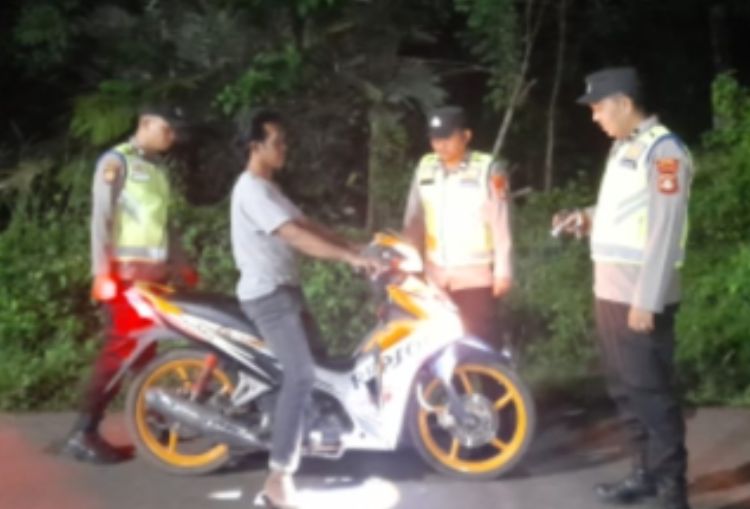 Patroli Malam Polsek Talang Padang Antisipasi Kejahatan 3C dan Balap Liar, Masyarakat Merasa Aman