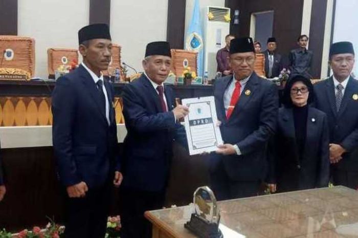 Iskandar Resmi Umumkan Mundur dari Jabatan Bupati OKI di Depan Anggota Dewan