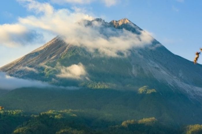 Misteri dan Keangkeran Istana Keraton di Kawah Gunung Merapi, Konon Jadi Pusat Perkumpulan Makhluk Halus