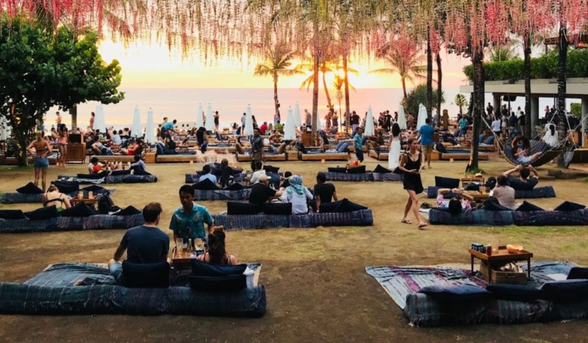 Potato Head Beach Club: Tempat Santai Terbaik di Seminyak Bali