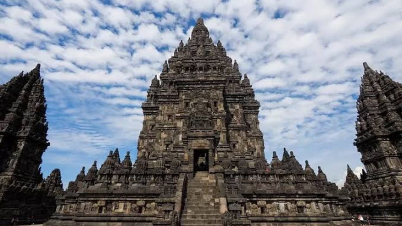 Cerita Legenda Roro Jongrang - Asal Usul Candi Prambanan