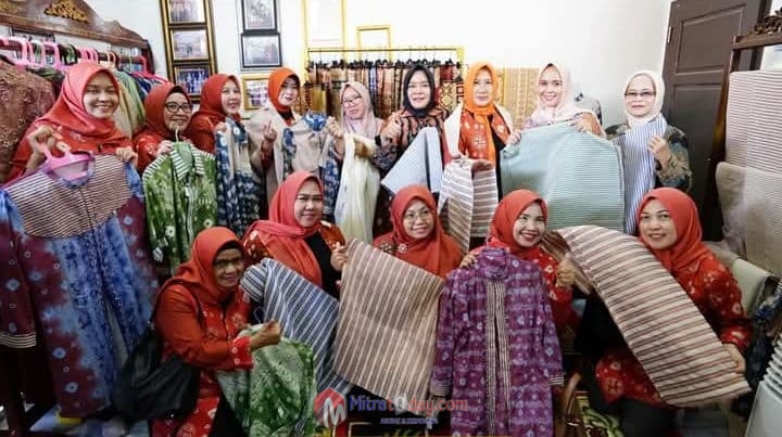 Ketua IAD Sumsel Kunjungi Pusat Oleh-Oleh Prabumulih, Dukung Produk Lokal