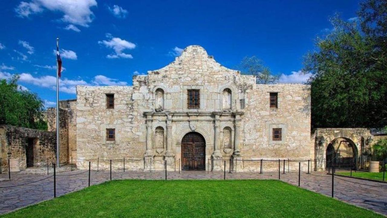 Alamo: Simbol Sejarah dan Pengorbanan di San Antonio, Texas